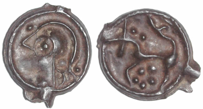 potin tete casqué et rosace